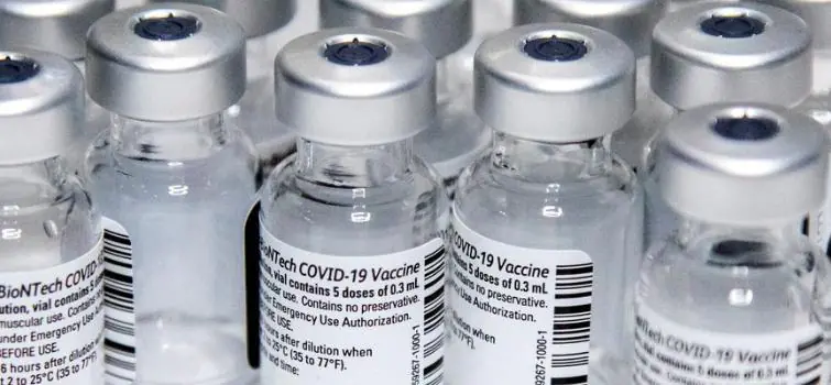 Brasil recebe 3,2 milhões de doses de vacina contra a covid-19