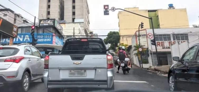 Semáforo da rua Espírito Santo com Sergipe entra em funcionamento