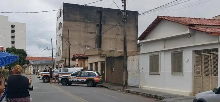 Prédio desaba em Perdigão