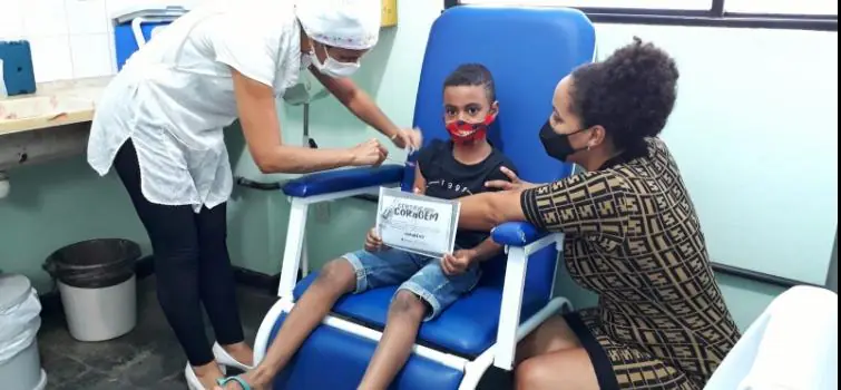 Crianças de 6 a 11 anos podem se vacinar sem cadastro em Divinópolis