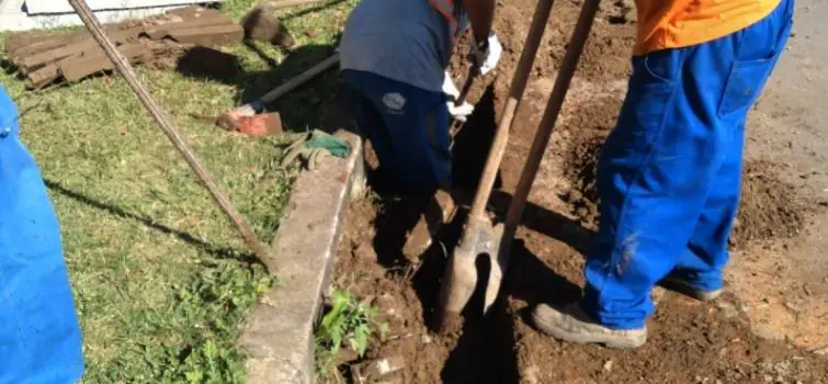 Prefeitura desobstrui rede pluvial do bairro Jardinópolis