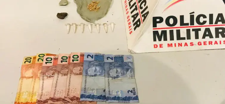 Jovens são presos suspeitos de tráfico de drogas no bairro Jardim Candidés