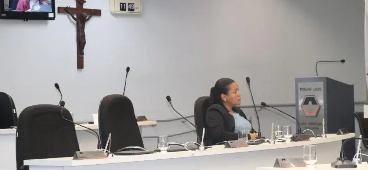 Educação pode ter pago quase R$ 3 mi antes de conferir e instalar materiais
