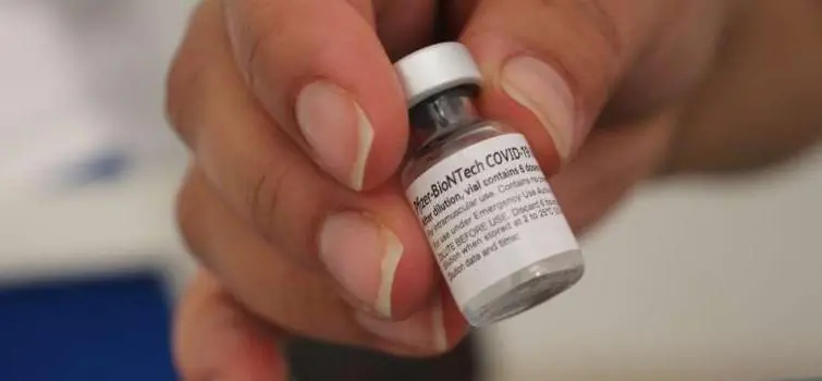 Quarta dose para maiores de 40 anos começa a ser aplicada hoje