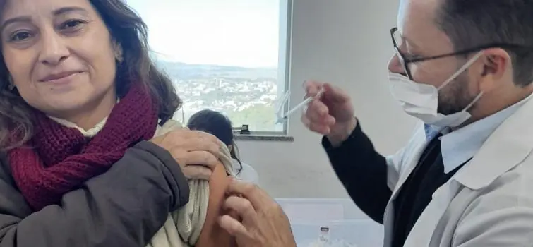 Novo mutirão de vacinação contra Covid-19 e influenza é realizado em Divinópolis