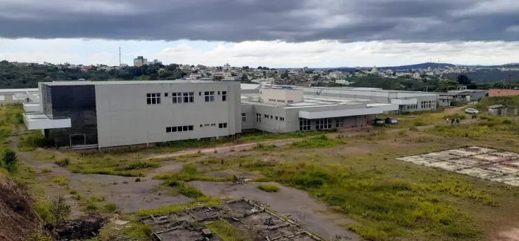 Hospital Regional ganha prazos para retomada e conclusão