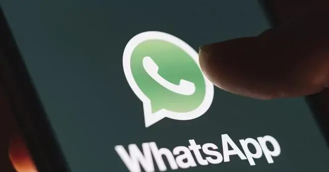 Siderúrgica demite funcionário por WhatsApp e é condenada a pagar indenização de R$ 2 mil