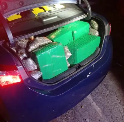 Trio é preso com mais de 150 kg de maconha e skunk em Pará de Minas