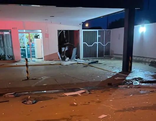 Quadrilha explode caixa eletrônico em comunidade de Martinho Campos