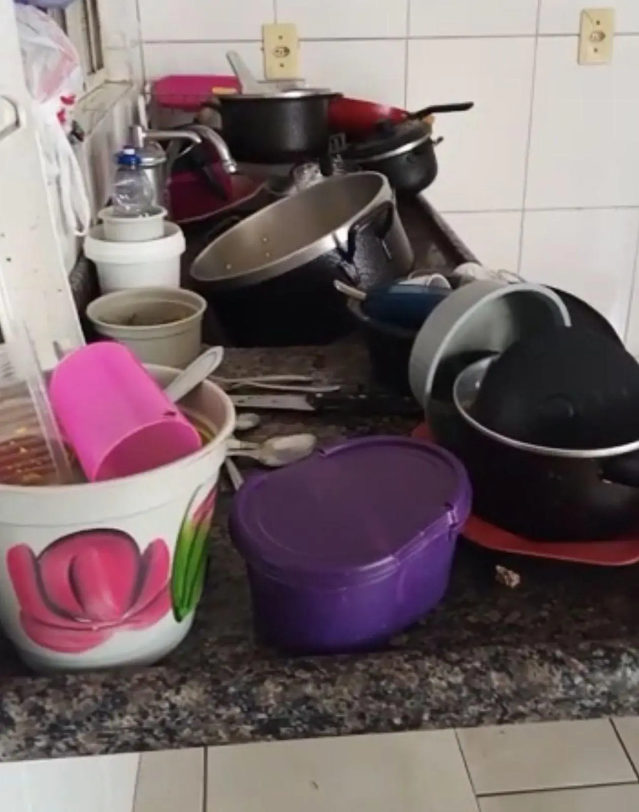 Sol escaldante e sem água: moradores voltam  a sofrer desabastecimento na região Sudeste