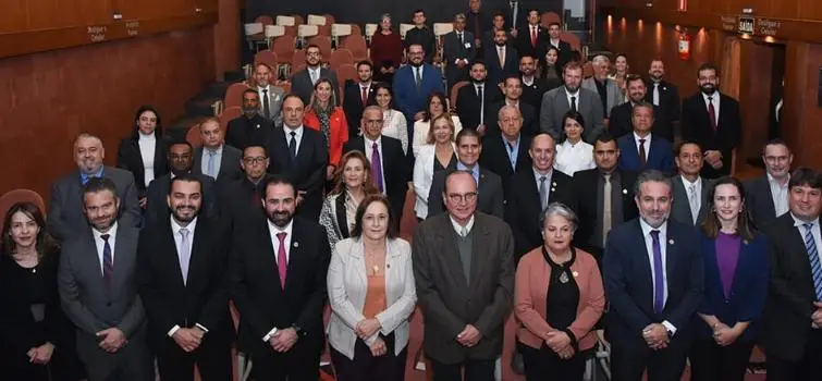 Presidente da OAB Divinópolis participa de reunião com desembargador no TJMG