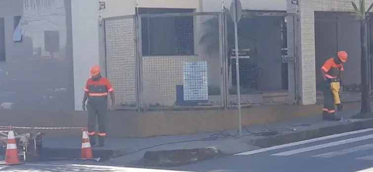 Cruzamento da avenida Paraná  com Cascalho Rico ganha semáforo