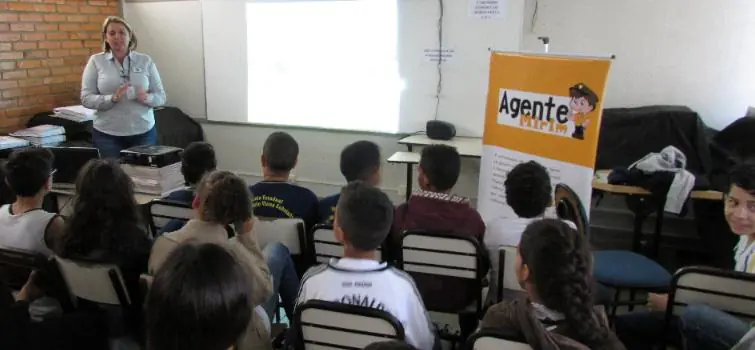 Agente Mirim de Trânsito leva educação para crianças