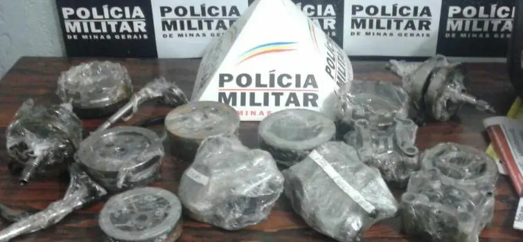 Jovem é preso e adolescente apreendido por tráfico em Divinópolis