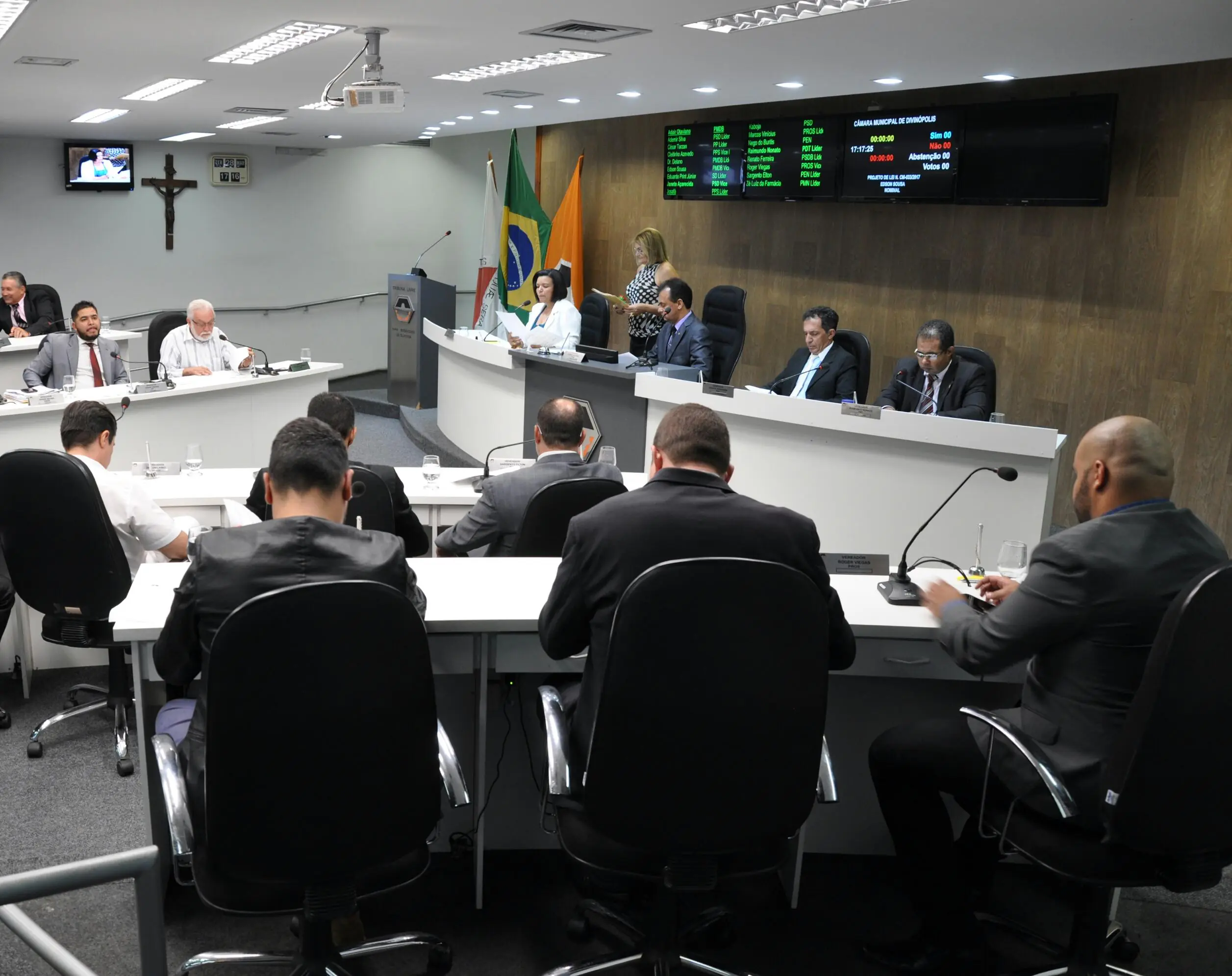Câmara faz reunião extraordinária para votar pedidos de crédito de Galileu
