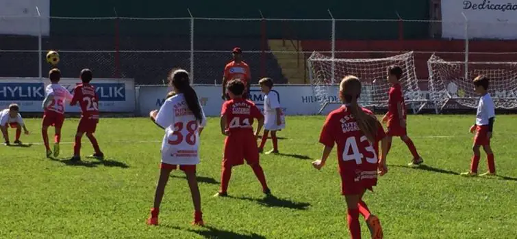 Bugrinho e CSU buscam vaga no Cicuito Itaunense de Futebol