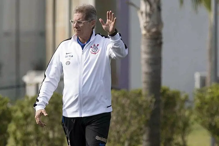 Atlético anuncia novo técnico