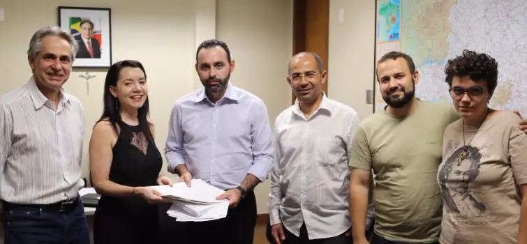 Uemg em Divinópolis ainda sofre sem professores