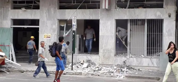 PM detalha como criminosos agiram durante explosão a caixas em Formiga