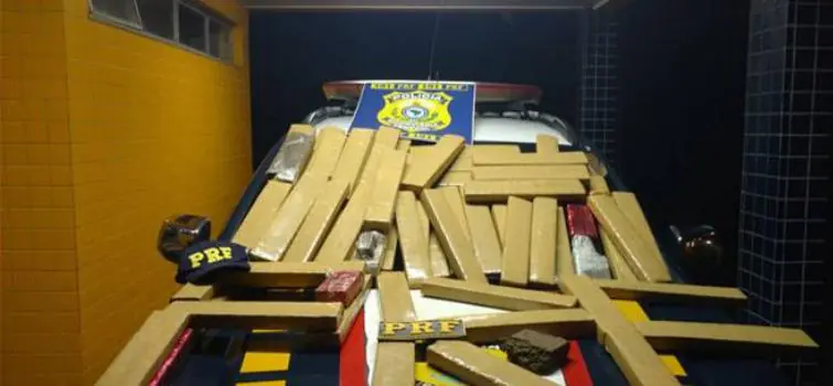 PRF apreende mais de 80 kg de maconha durante blitz na BR-262