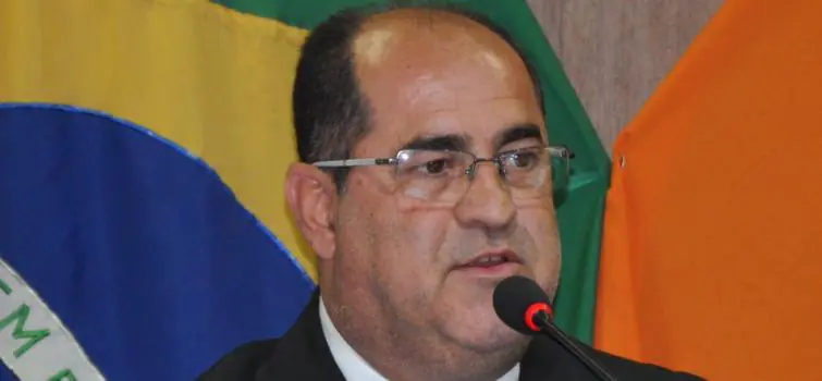Vereador denuncia erros em troca de imóvel da Prefeitura de Divinópolis por pedras