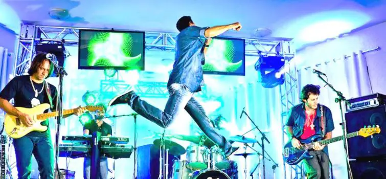 Tyzzora Cega toca amanhã clássicos do rock