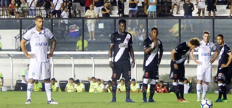 América leva a virada e é goleado no Rio
