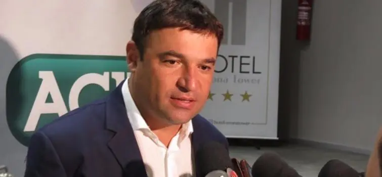 Associação comercial de Divinópolis pede diálogo entre governo e transportadores