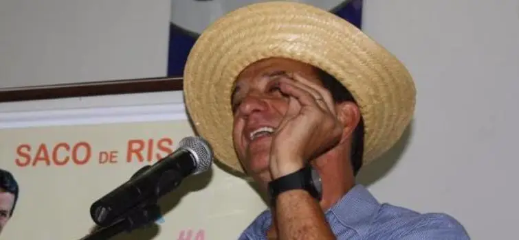 Humorista Taquinho Santiago é atração desta sexta no Teatro Gravatá