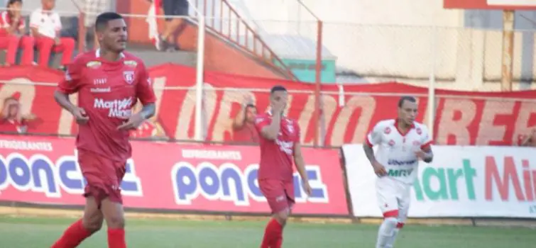 Domingo de futebol no Farião