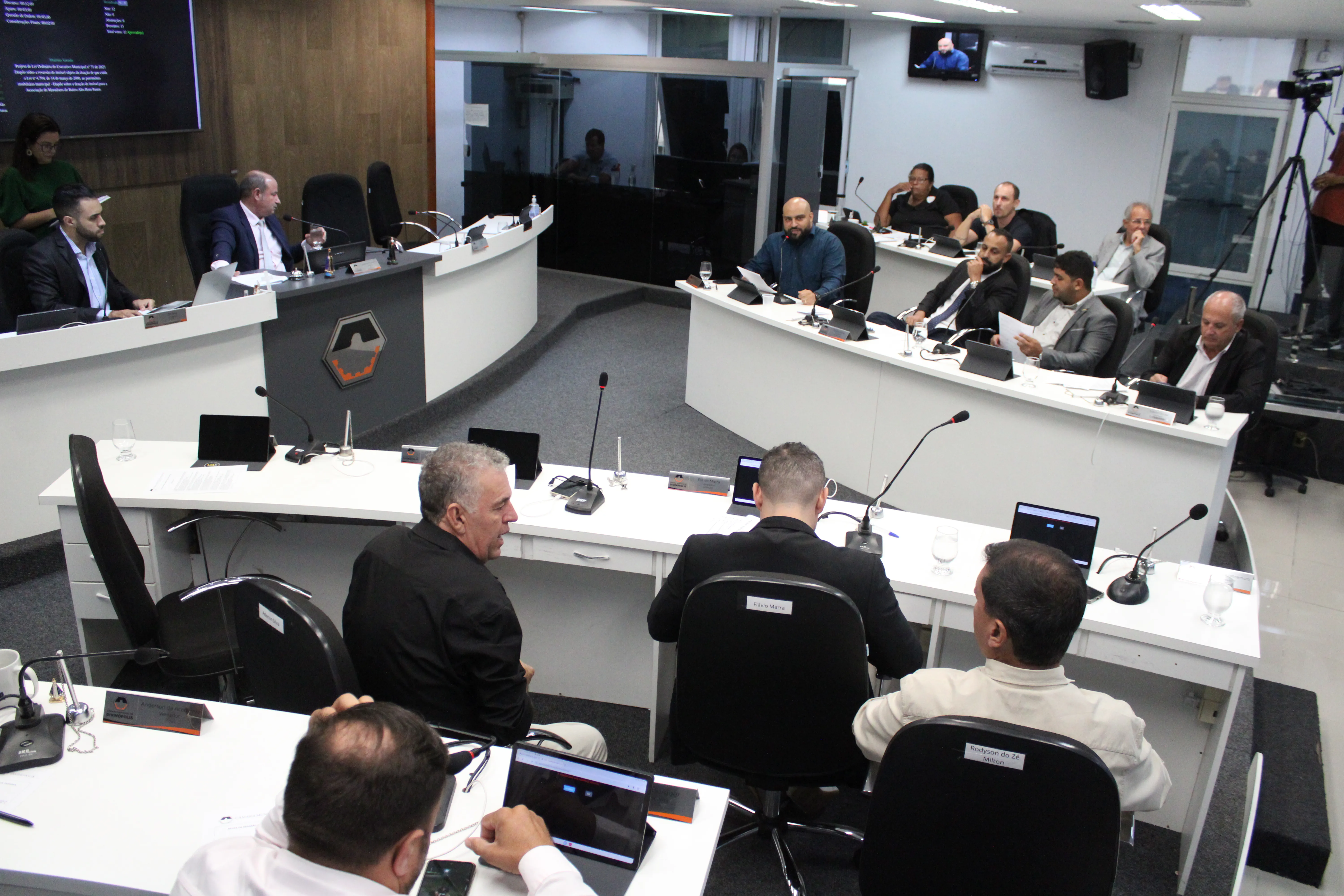 Confira como ficaram as bancadas da Câmara de Divinópolis com as trocas partidárias