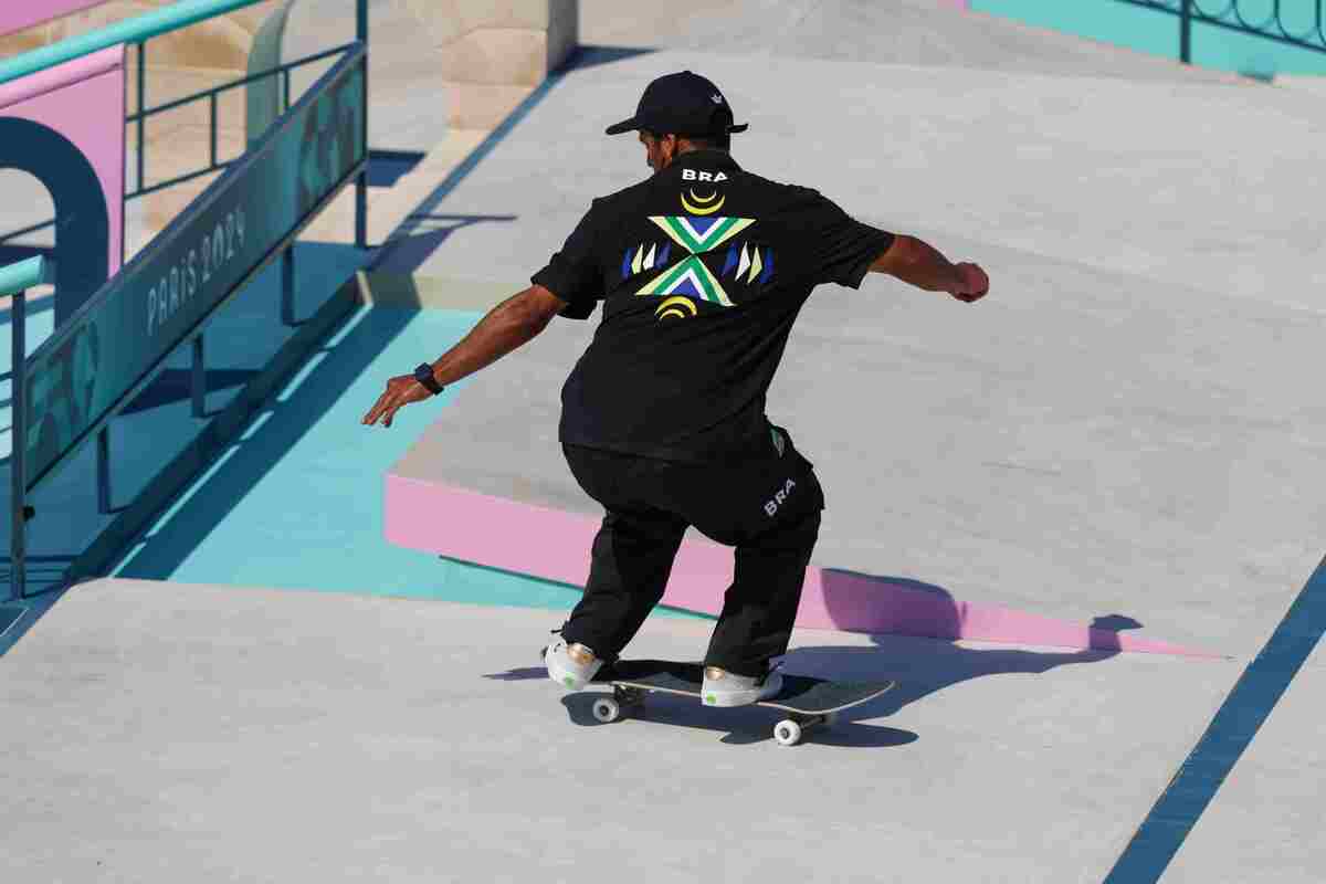 Kelvin Hoefler fica fora do pódio no skate street