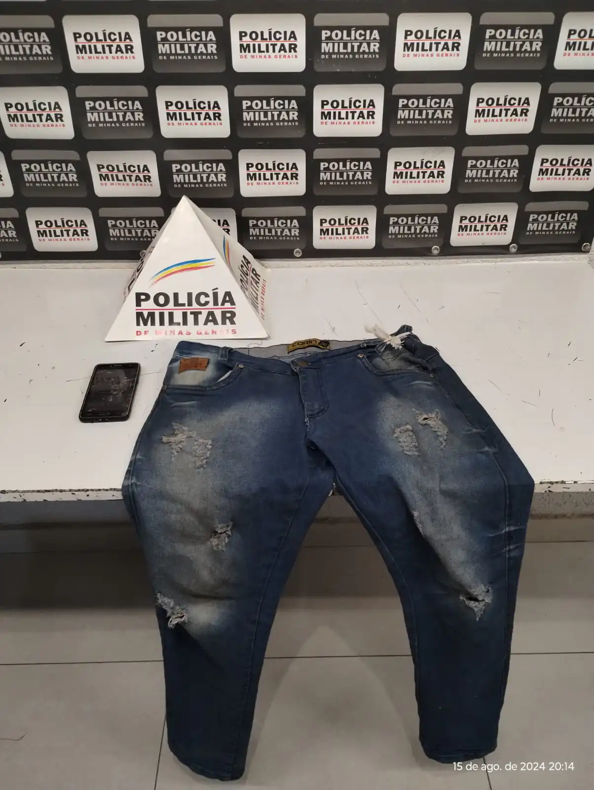 Homem é preso após cometer dois roubos seguidos em Divinópolis