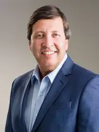 Léo Camilo é reeleito prefeito de Santo Antônio do Monte