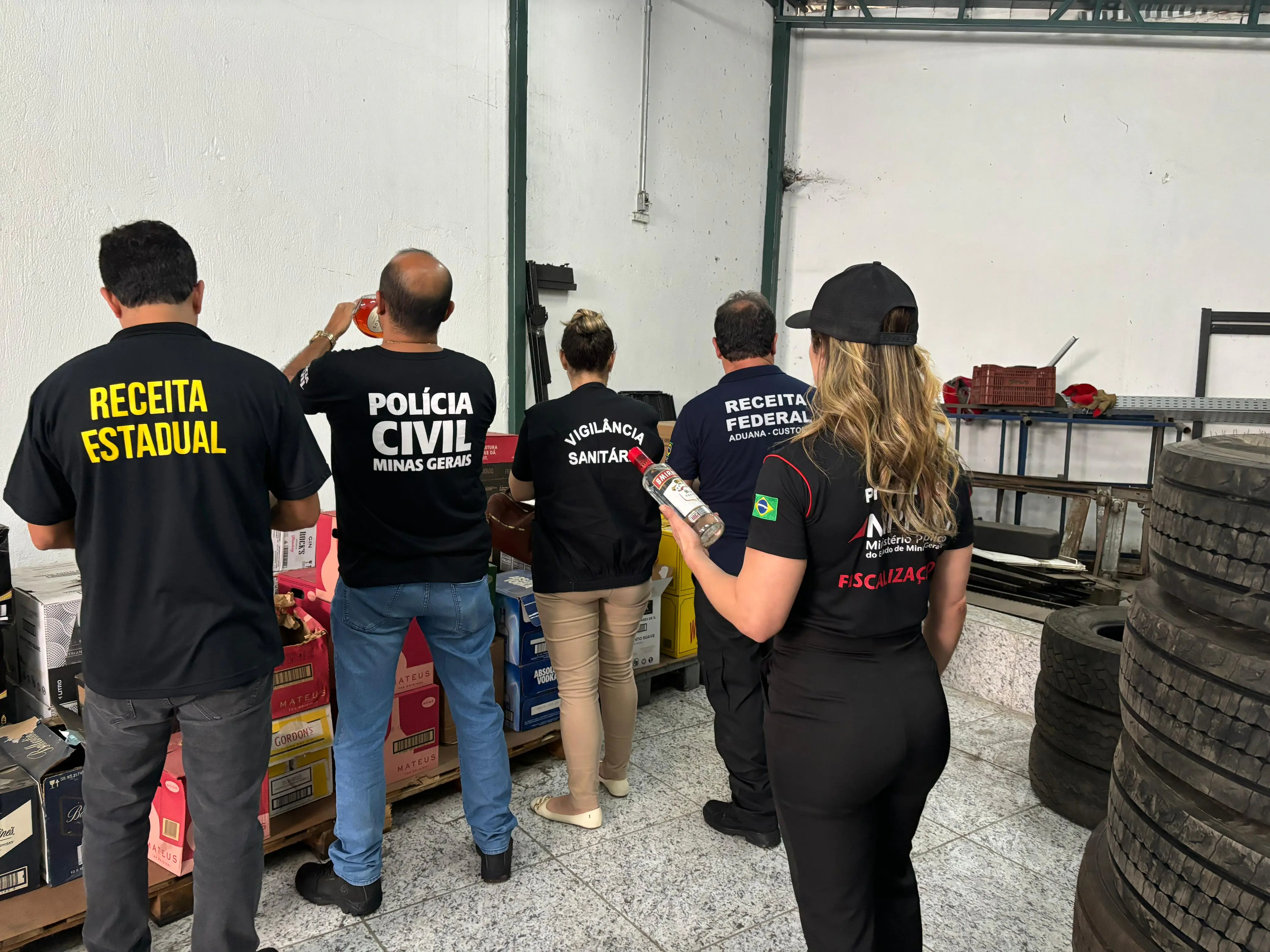 Operação fiscaliza distribuidoras de bebidas em Divinópolis