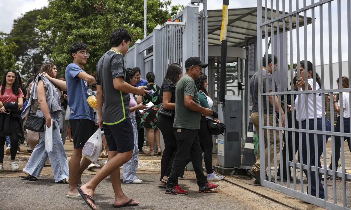 Estudantes podem pedir reaplicação do Enem  a partir de hoje