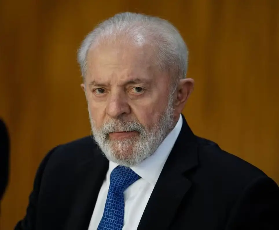 Coletiva de imprensa atualiza quadro de saúde de Lula