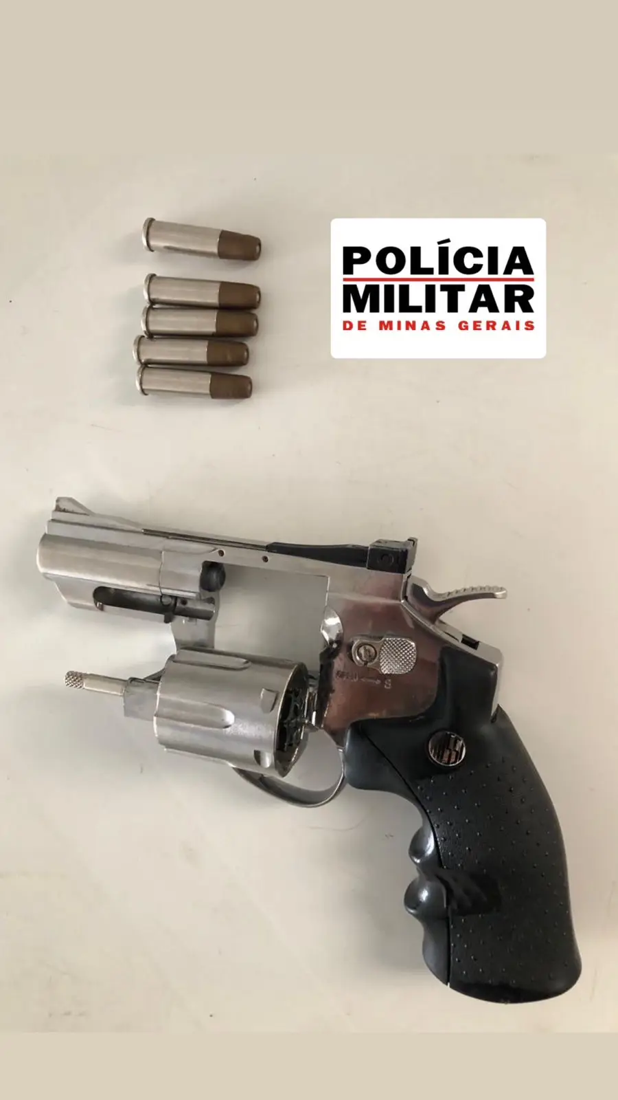 Suspeito de roubo em loja é preso no bairro Santa Clara, em Divinópolis