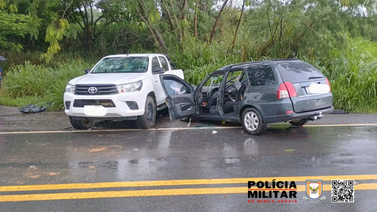 Batida entre carros deixa uma vítima fatal na BR-354, em Formiga