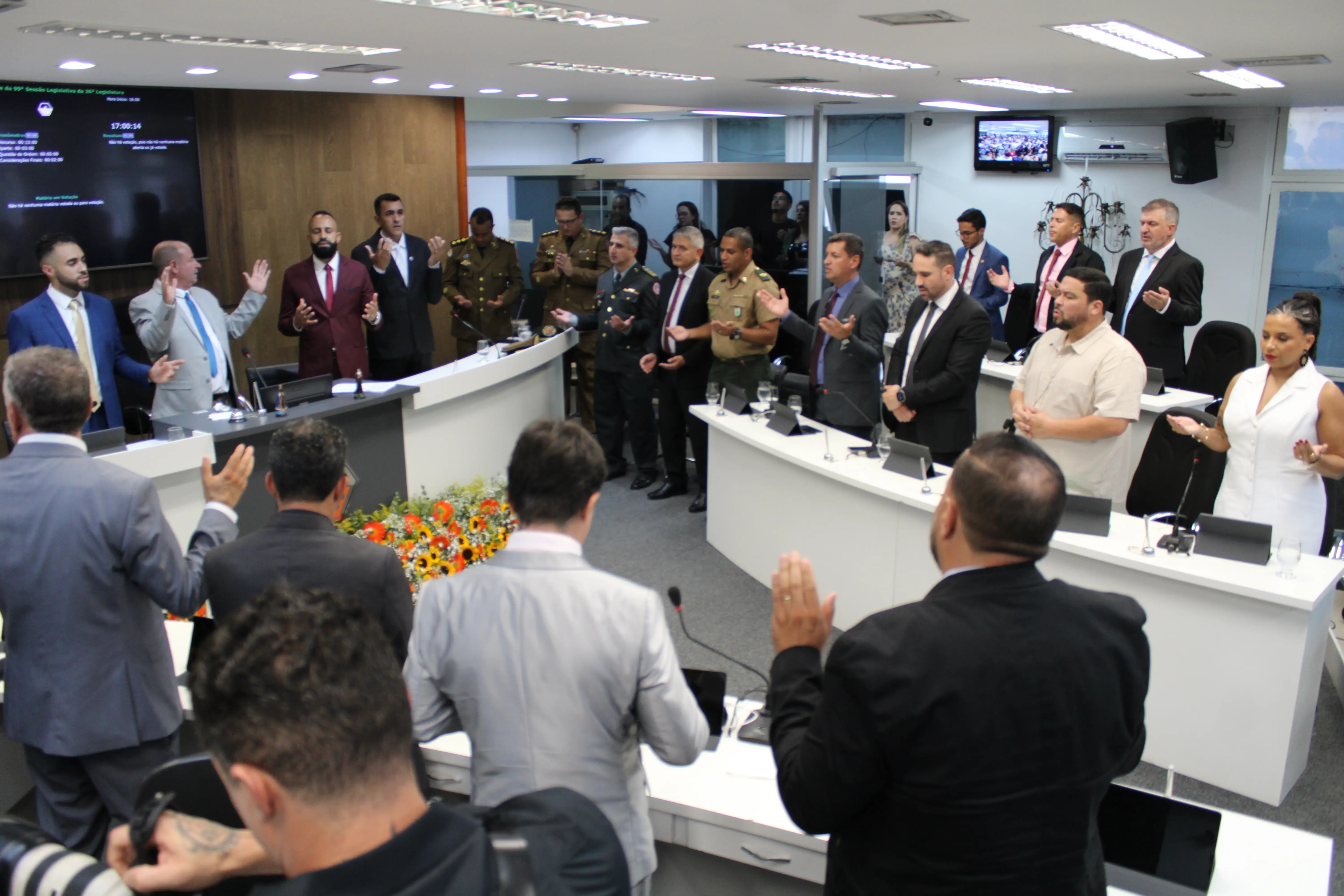 Empossados destacam otimismo e pedem harmonia entre os poderes