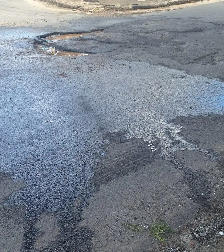 Moradores do Ponte Funda reclamam de buracos no meio da rua