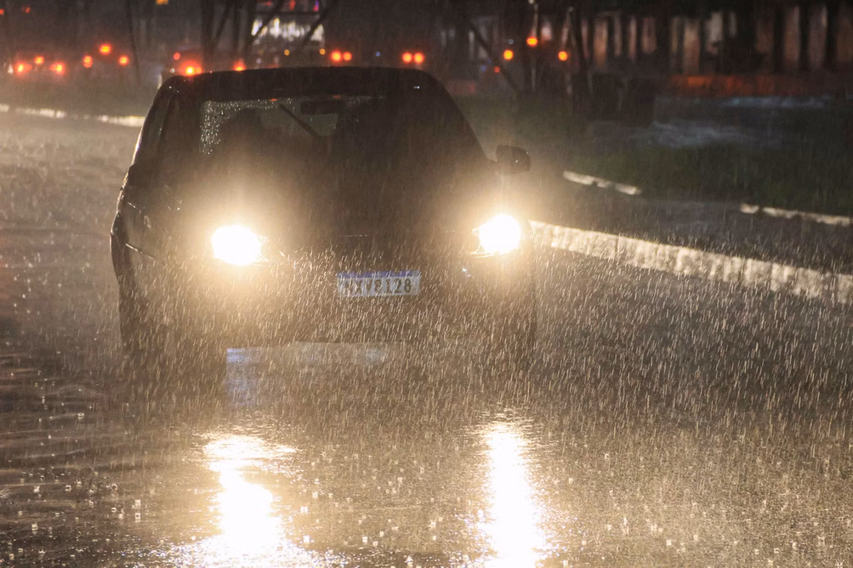 MG tem 302 cidades sob alerta de 'perigo' para tempestades; Divinópolis pode ter ventos 60km/h