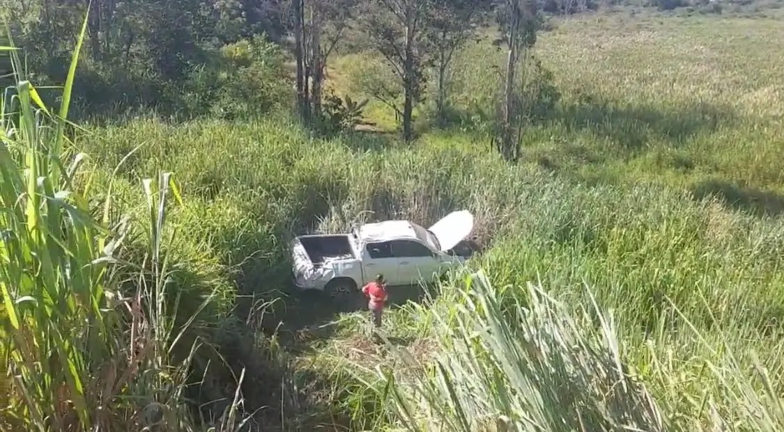 Colisão seguida de capotamento na BR-262 em Nova Serrana deixa vítimas