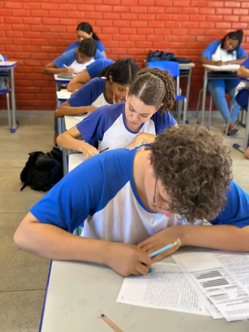 Minas realiza primeiro teste de redação para o Enem com estudantes da rede pública