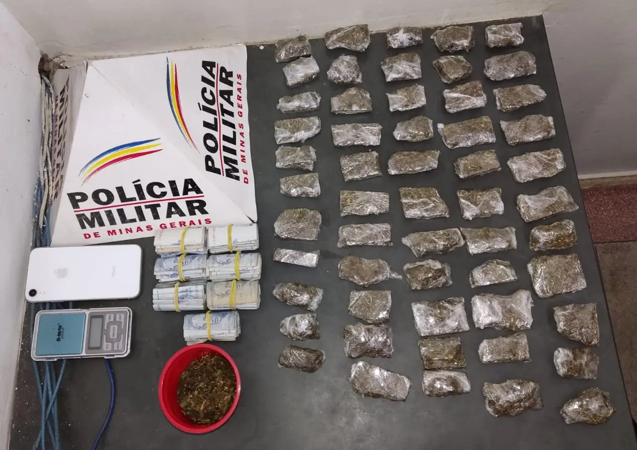 Suspeito é preso pela PM por tráfico de drogas em Bom Despacho
