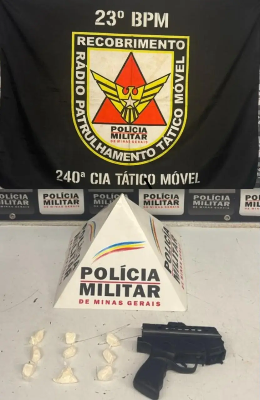 Homem é preso com drogas e réplica de arma no bairro Nossa Senhora das Graças
