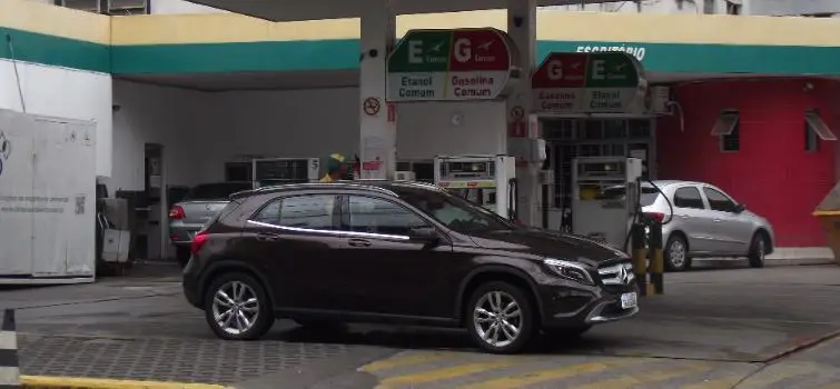 Gasolina e etanol registram leve queda e diesel tem alta em Divinópolis