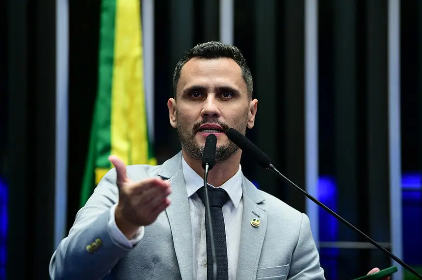 Cleitinho cobra votação de anistia e critica decisões do Supremo