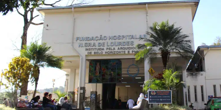 Hospital em Nova Lima busca familiares de jovem de Divinópolis internado em estado grave