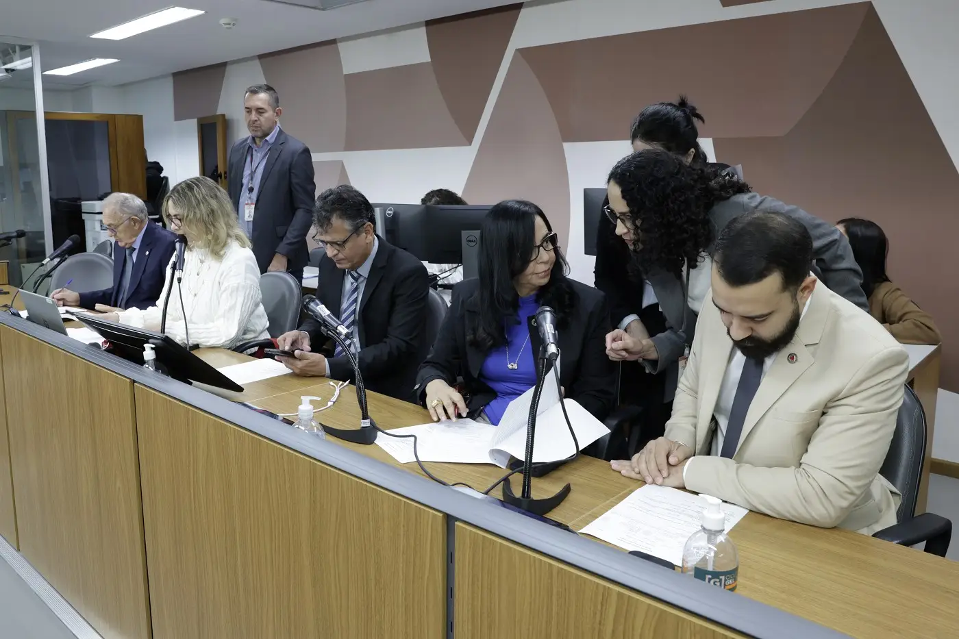 Apoio psicológico para profissionais da educação está pronto para Plenário